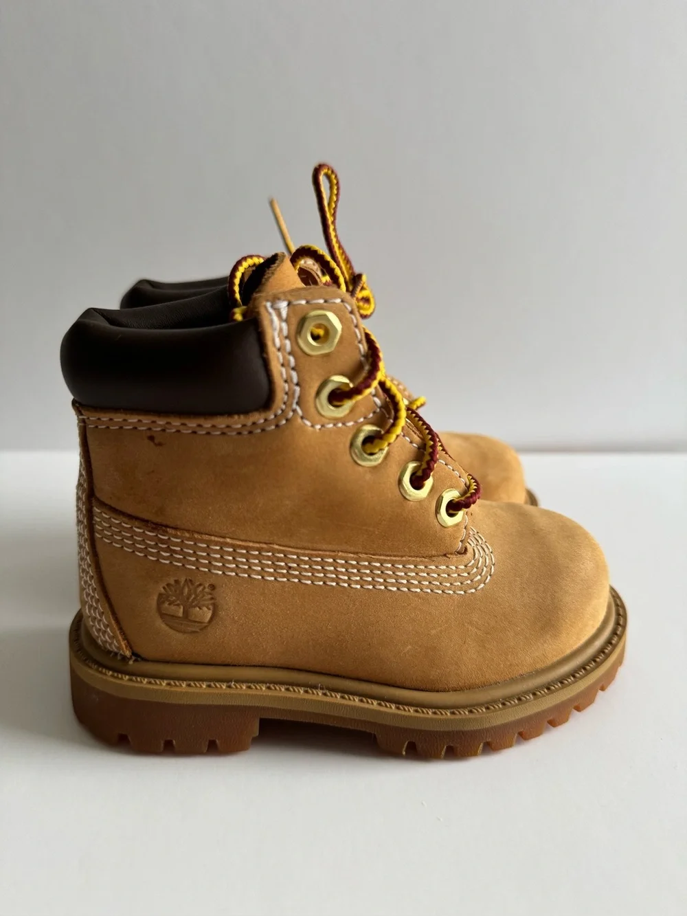 Timberland Kids Tan Lace-Up.